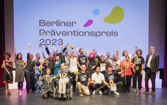 WIR SIND HIER! auf dem 1. Platz beim Berliner Präventionspreis!